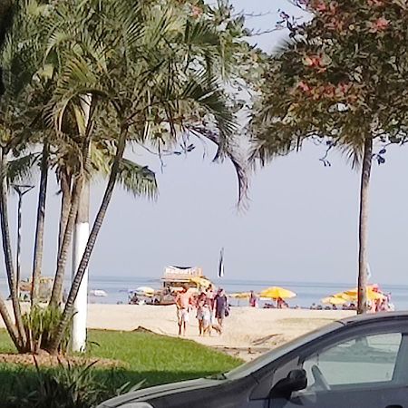 Apartamento Na Praia Do Gonzaga Сантос Екстериор снимка