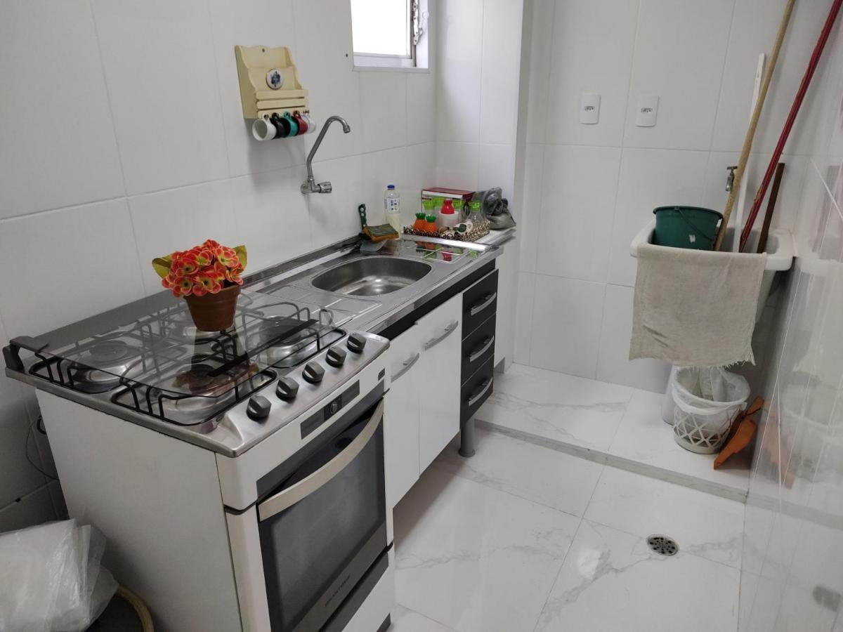 Apartamento Na Praia Do Gonzaga Сантос Екстериор снимка